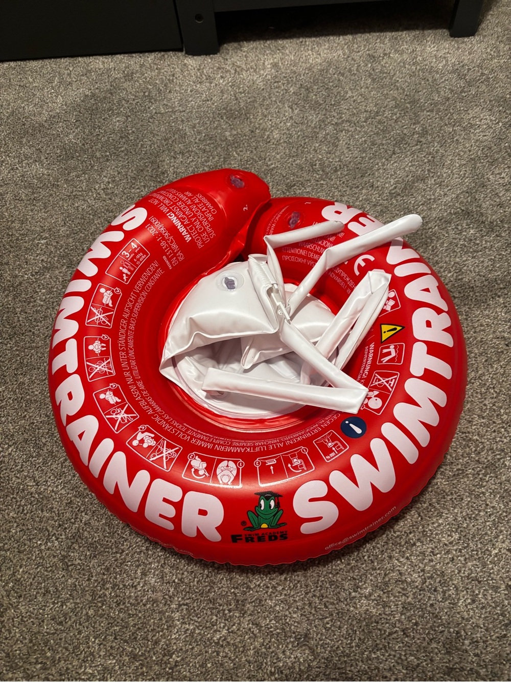 Fred Kids Swimtrainer Inflatable Ring - Red & White